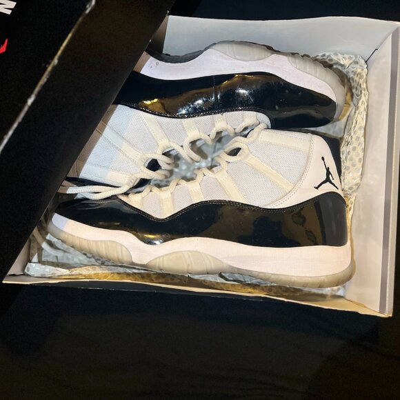 Black and white Jordan 11